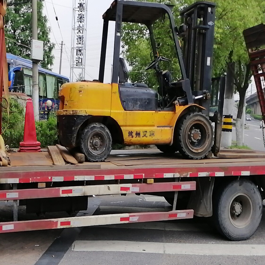 叉车